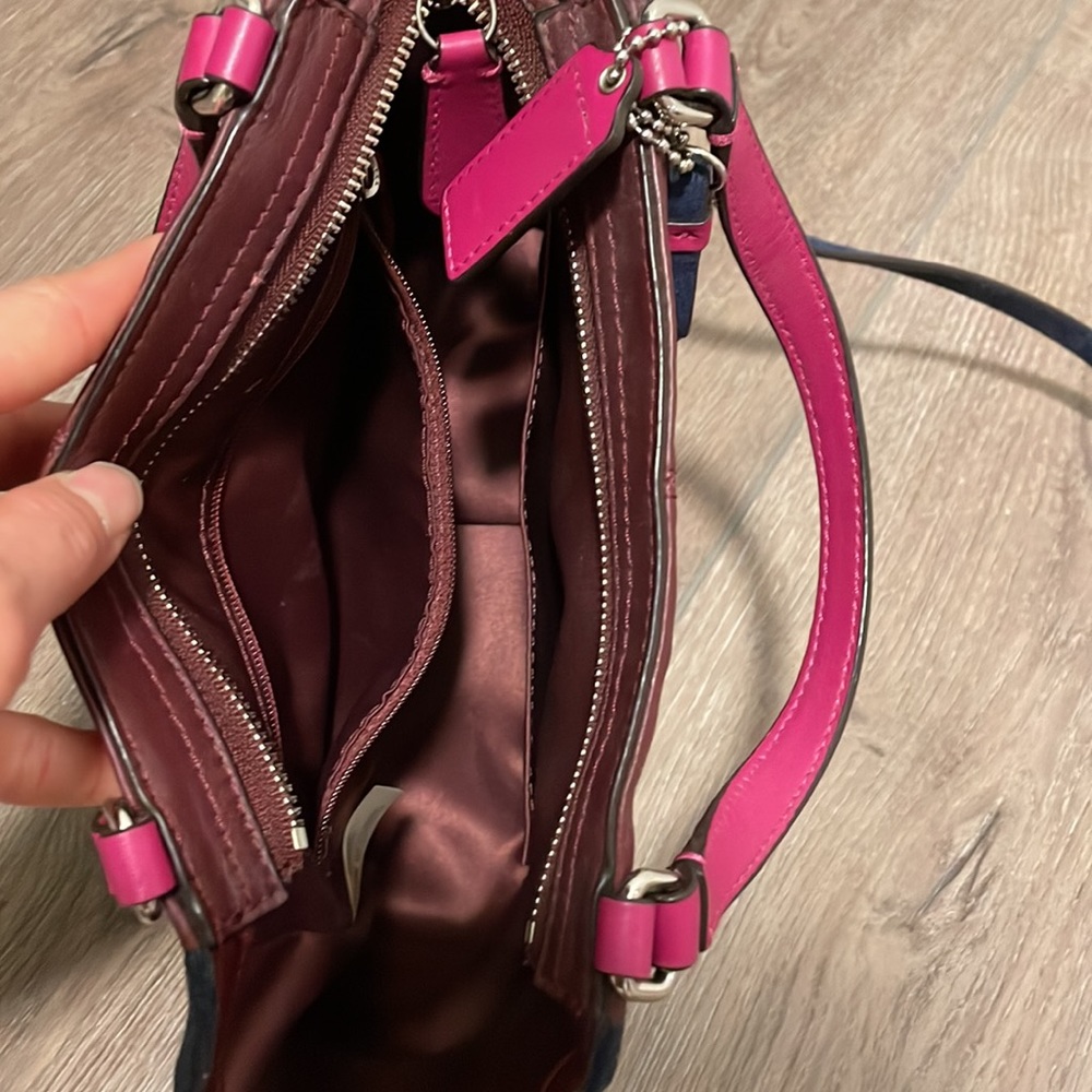 Coach Handbag with Cross Body Strap - Picture 3 of 10